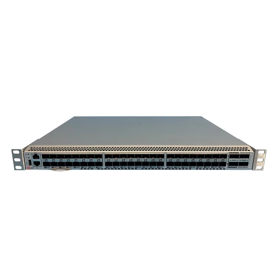 Brocade G620 32Gb SAN Switch 24 aktív porttal, Enterprise Bundle-lal